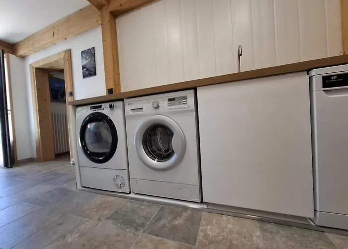 Le Frêne, 15 personnes, 6 chambres, sauna, 230 m2