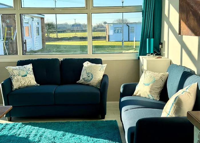 Scratby Chalet Minutes From Beach & Free Swimming