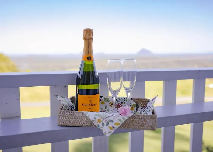Maleny Chalet With Spectacular Glasshouse Mtn Views