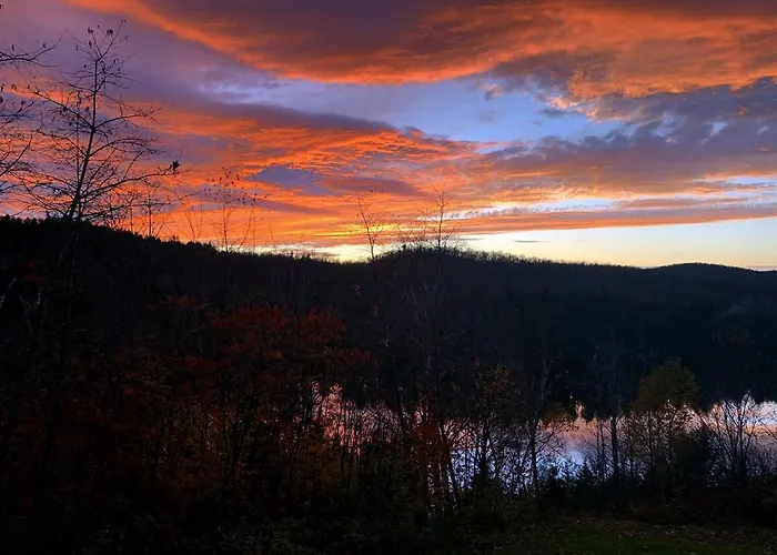 Secluded 3-Bedroom Log Home That Borders Vt State Park