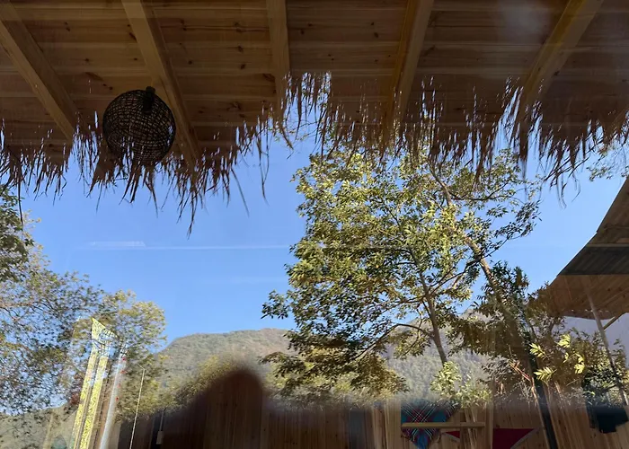The Happy Forest Retreat