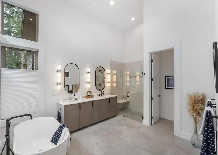 Luxury Mountain Getaway Near Crystal & Rainier