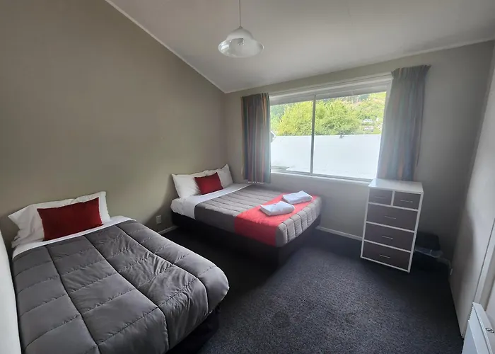 Dog friendly hotels Pinewood Queenstown