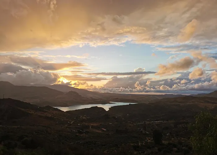 El Valle Dorado