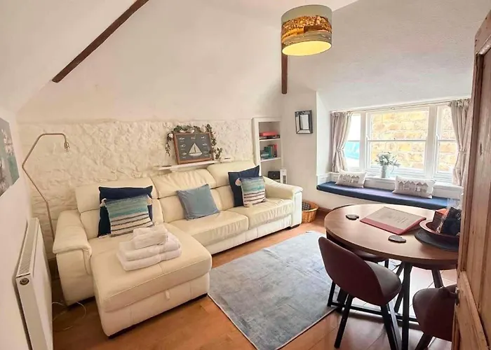 The Nest - St Ives