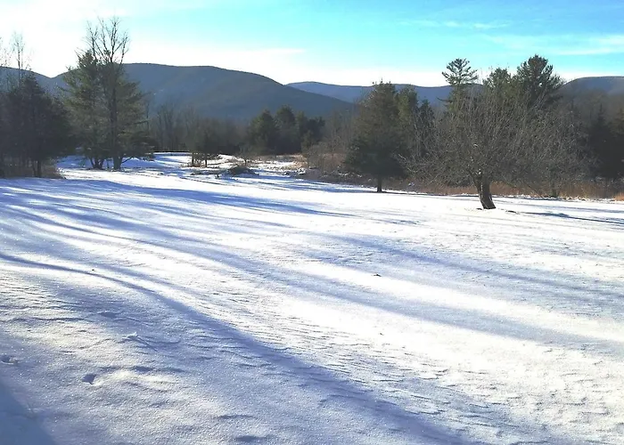 Modern Cabin Close To Ski With Hot Tub, Views & Games