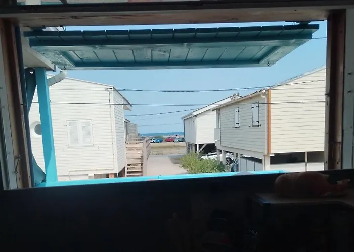 Chalet Sur Pilotis En Bord De Plage