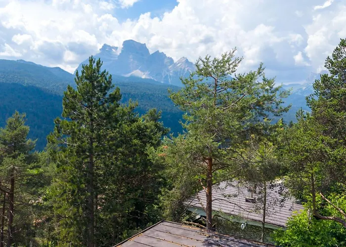 Panoramic Chalet In The Eni Village Near Cortina