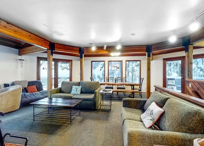 Open-Beam Girdwood Chalet W Sunlit Solarium