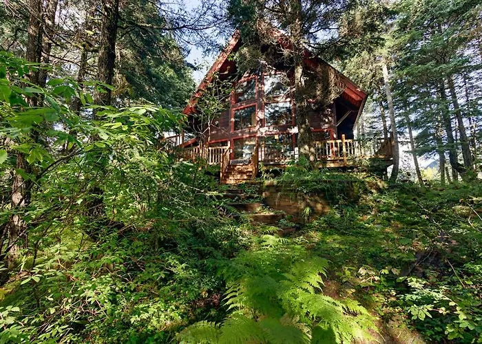 Lodge-Style Chalet W Hot Tub Near Alyeska