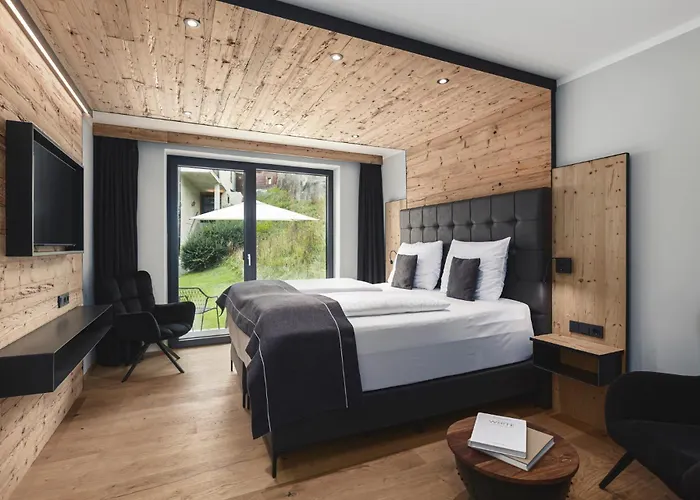 Сity center hotels Vaya Post Saalbach