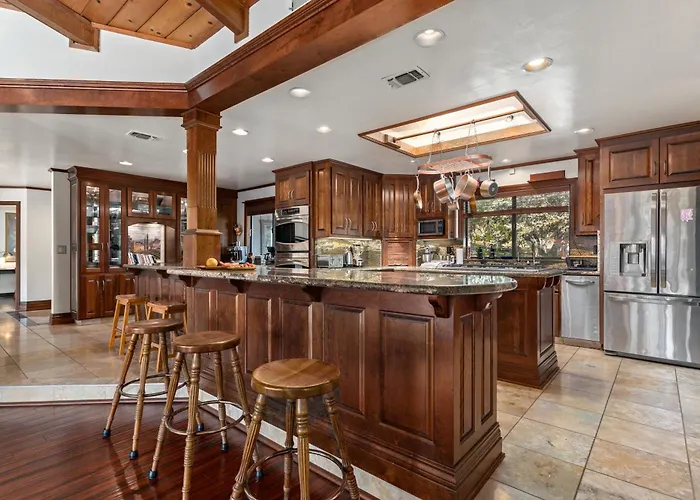 Cozy Lake View 4Bd 2,5Br Retreat In 5 Acres, Hot Tub And More