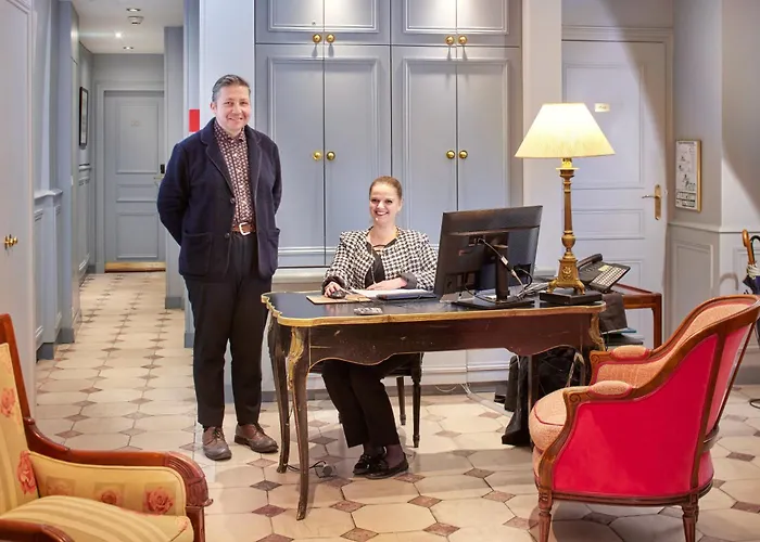 In Luxury hotels Le Relais Saint Honore