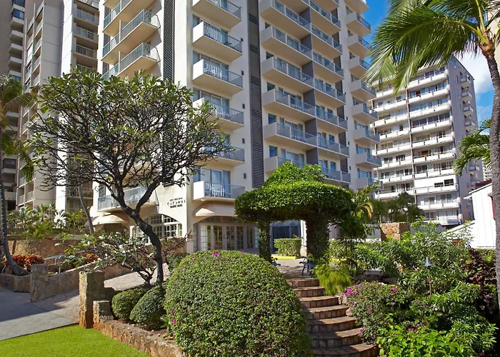 Lodge: Coconut Waikiki Hotel