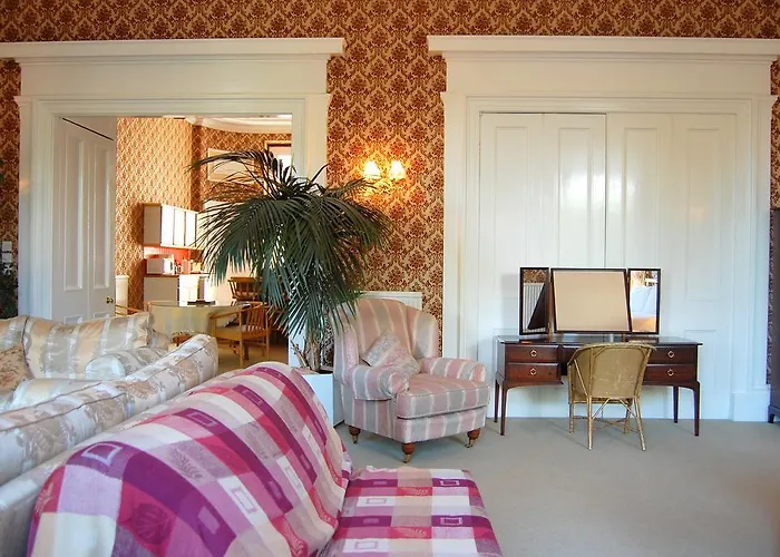 Regent Terrace, Central And Charming, Quiet