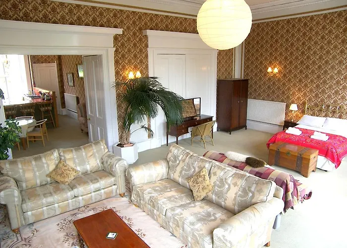 Regent Terrace, Central And Charming, Quiet