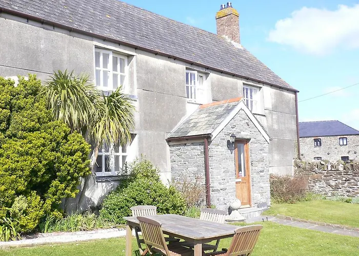 Hotels With Four Stars Lellizzick Farmhouse