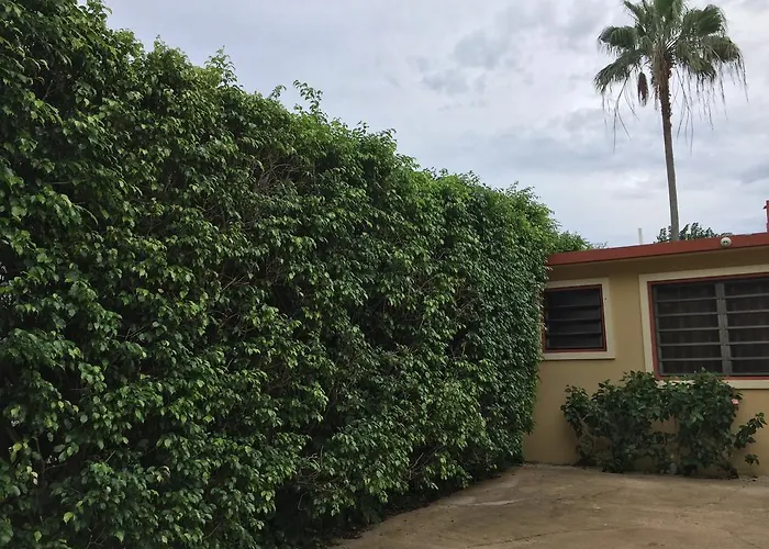 Tres Palmas Inn And Villas