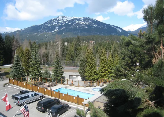 Tantalus Resort Lodge
