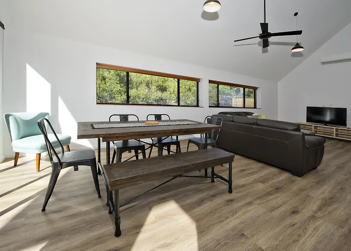 Margaret River Bungalow-1-Street - Pet Friendly