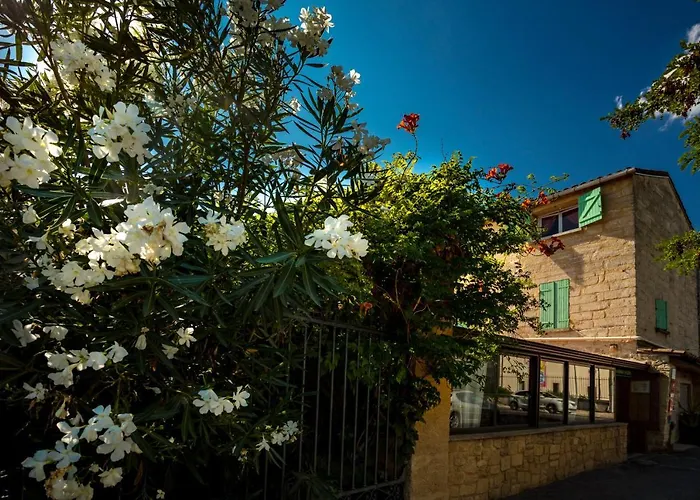 LOGIS HOTEL RESTAURANT L' Auberge d'Uzes