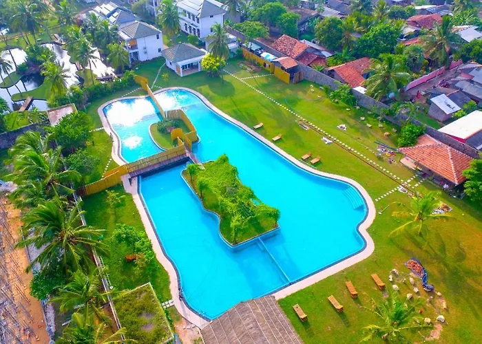 Hotels Close to Airport Amaluna s