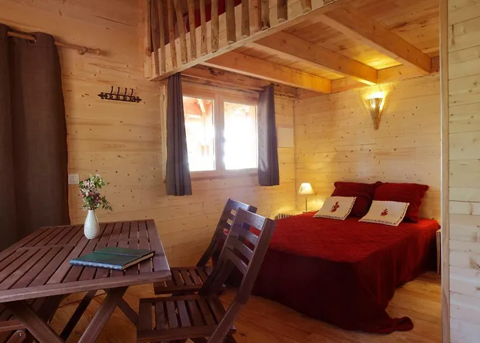 Les Cabanes Des Benauges