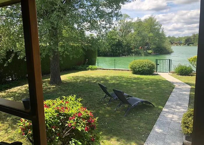 Le Chalet du Lac - Domaine de la Goujonne
