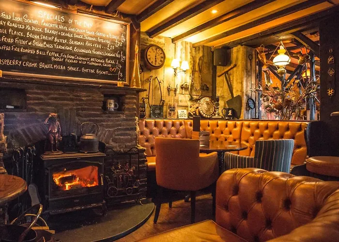 The Pickwick Inn & Oliver'S Restaurant