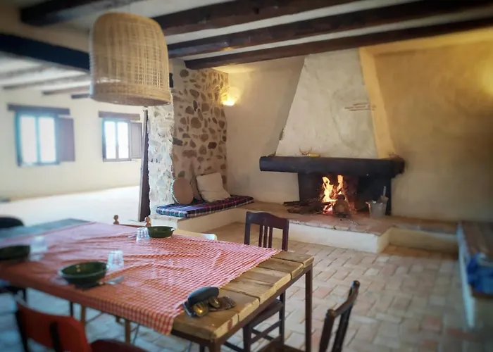 Masia Mediterranian Country House Ca L'Isidre Torrent