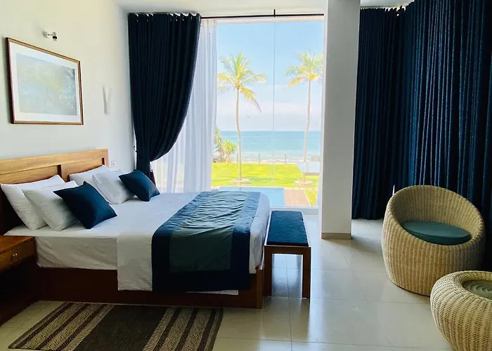 Hot Tub in Room Lighthouse Negombo